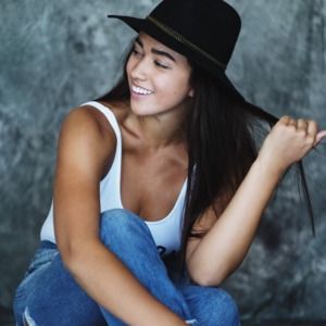 Meet your Posher, Anna (& Betty the mini dach)